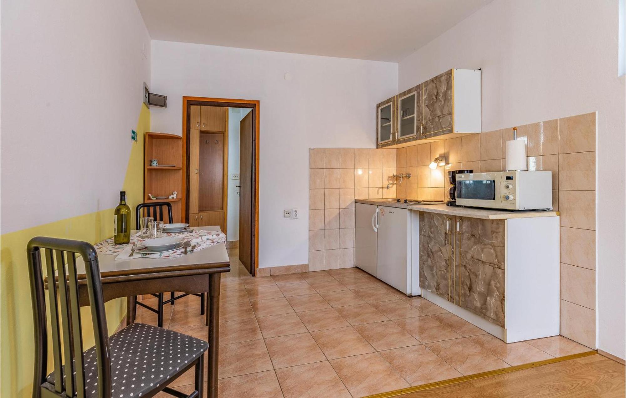 Nice Apartment In Pula With Kitchen Eksteriør bilde